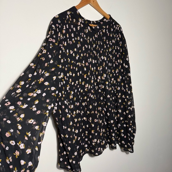 ASOS Black and White Relaxed Ruffled Blouse - Picture 2 of 10